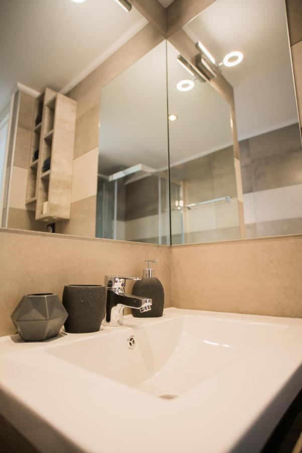 Athenian Living Suites Buitenkant foto